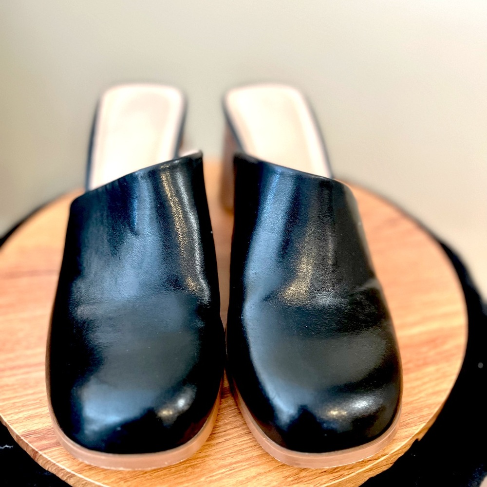 Chunky Healed Black Mules